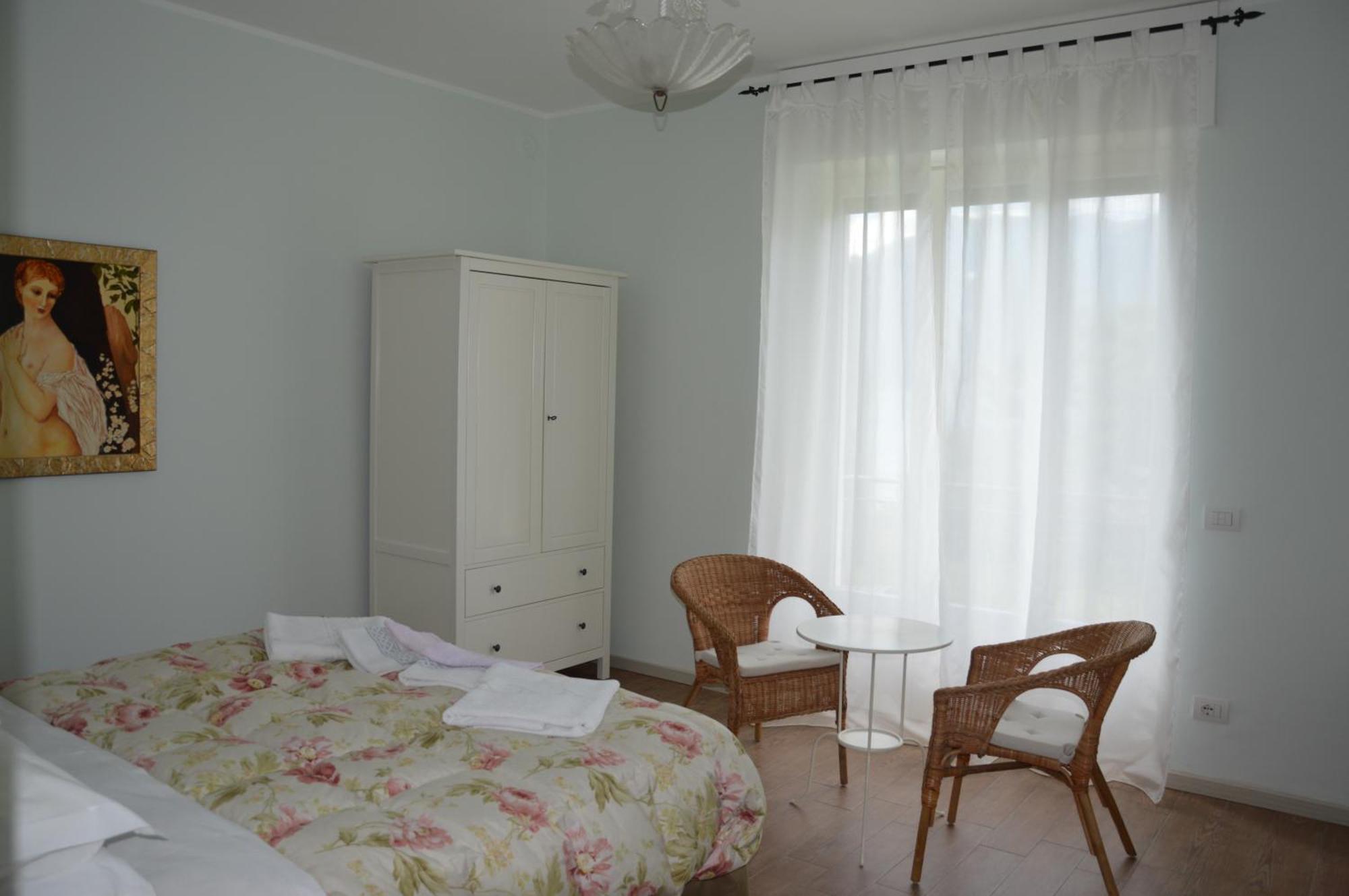 B&B Cherry En Rose Lezzeno Kültér fotó